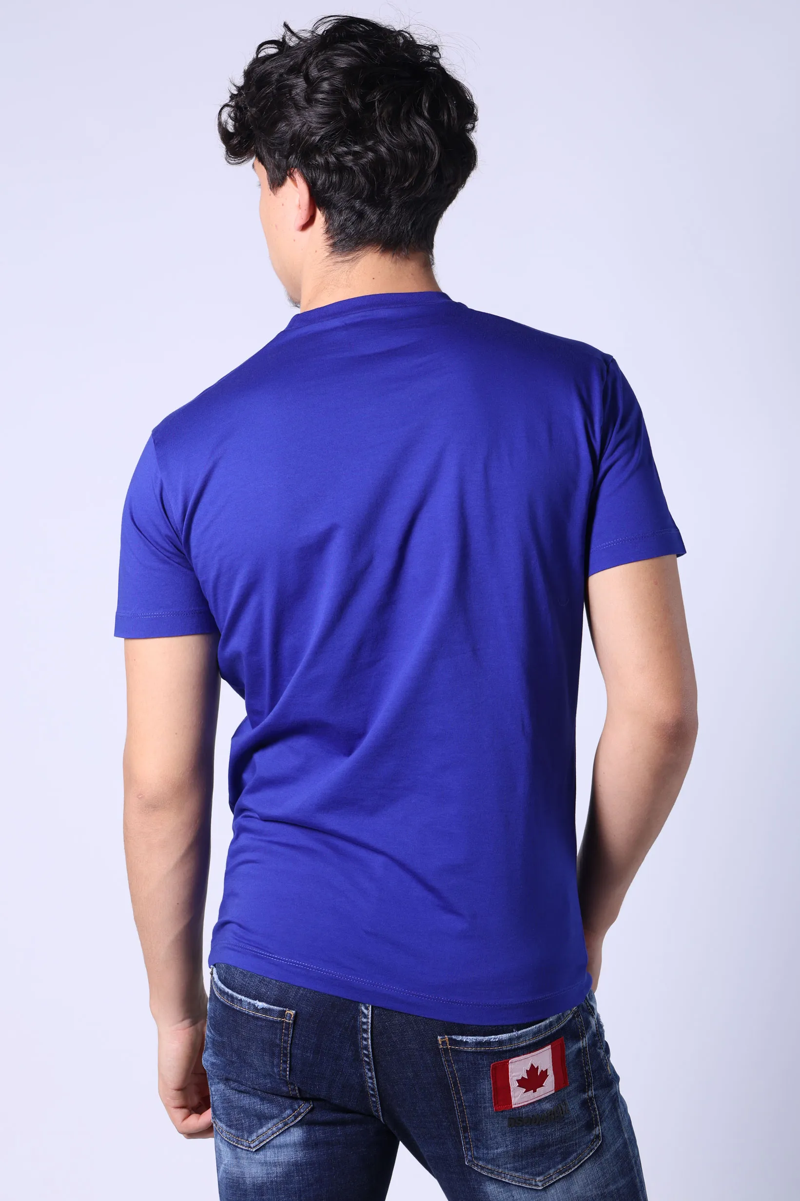 Camiseta azul electrico con maxilogo 