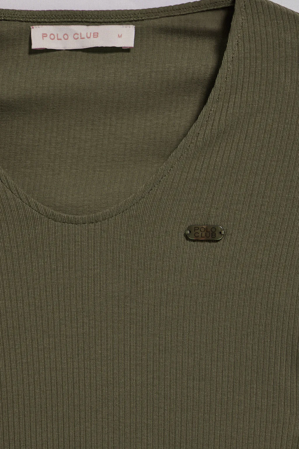 Camiseta verde militar Penelope con detalle de botón nacarado Polo Club