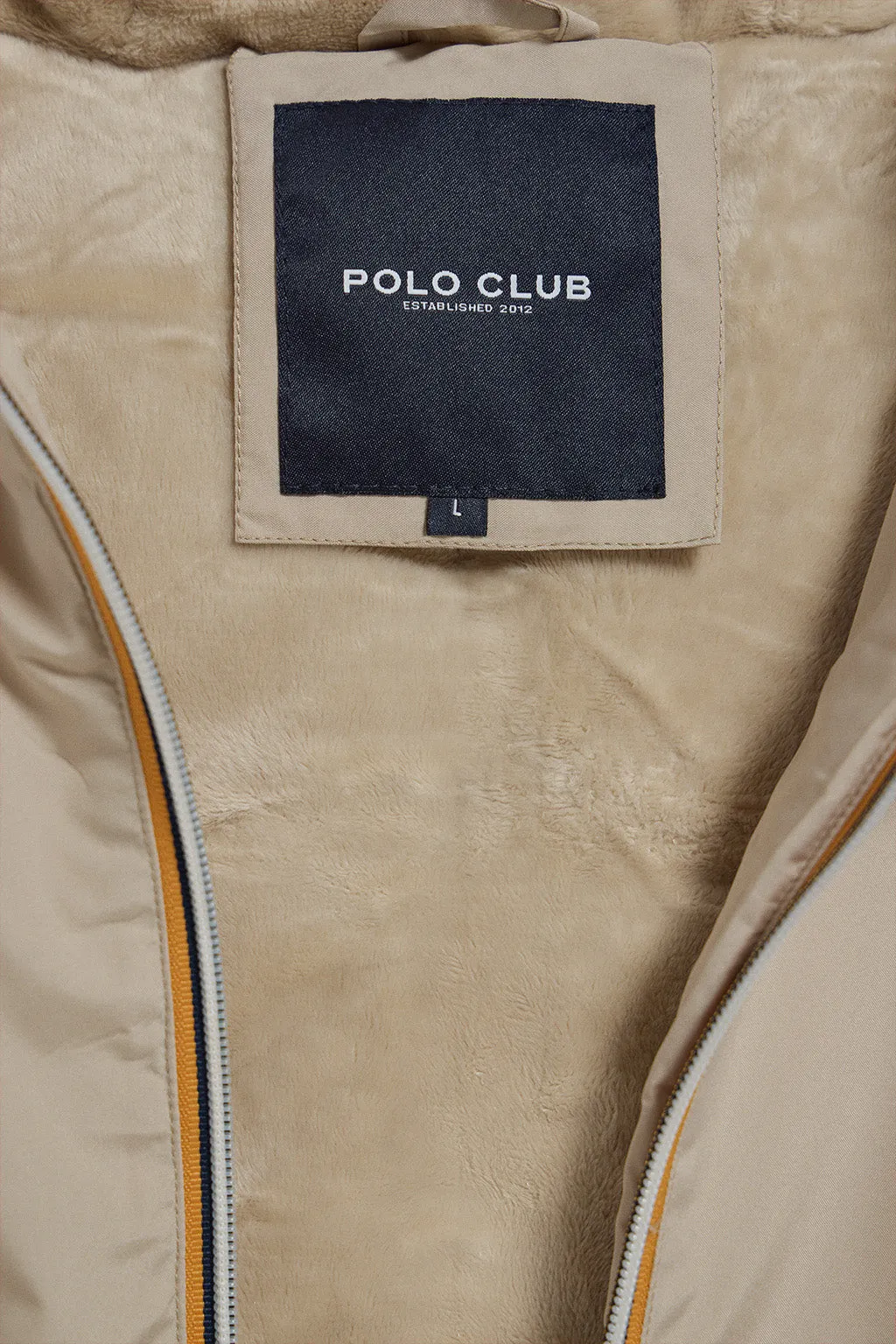 Chaleco beige ligero con capucha fija y detalles Polo Club