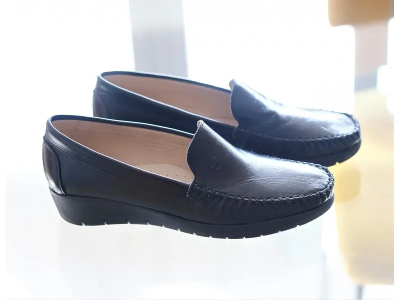 MOCASÍN DE PIEL PARA MUJER 351 BARTTY EN COLOR NEGRO