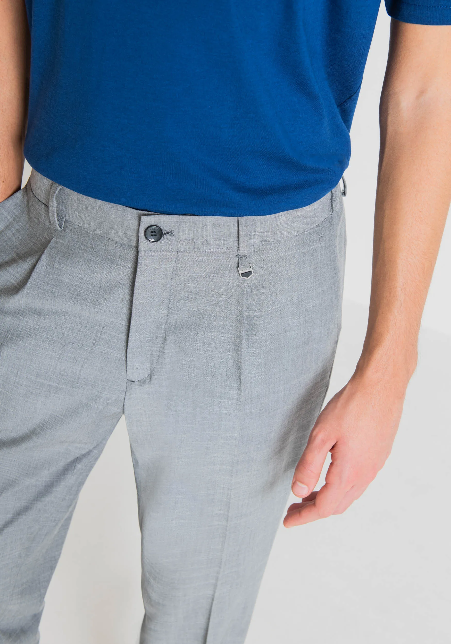 PANTALONES CARROT FIT «GUSTAF» DE MEZCLA DE VISCOSA ELÁSTICA EFECTO FLAMEADO