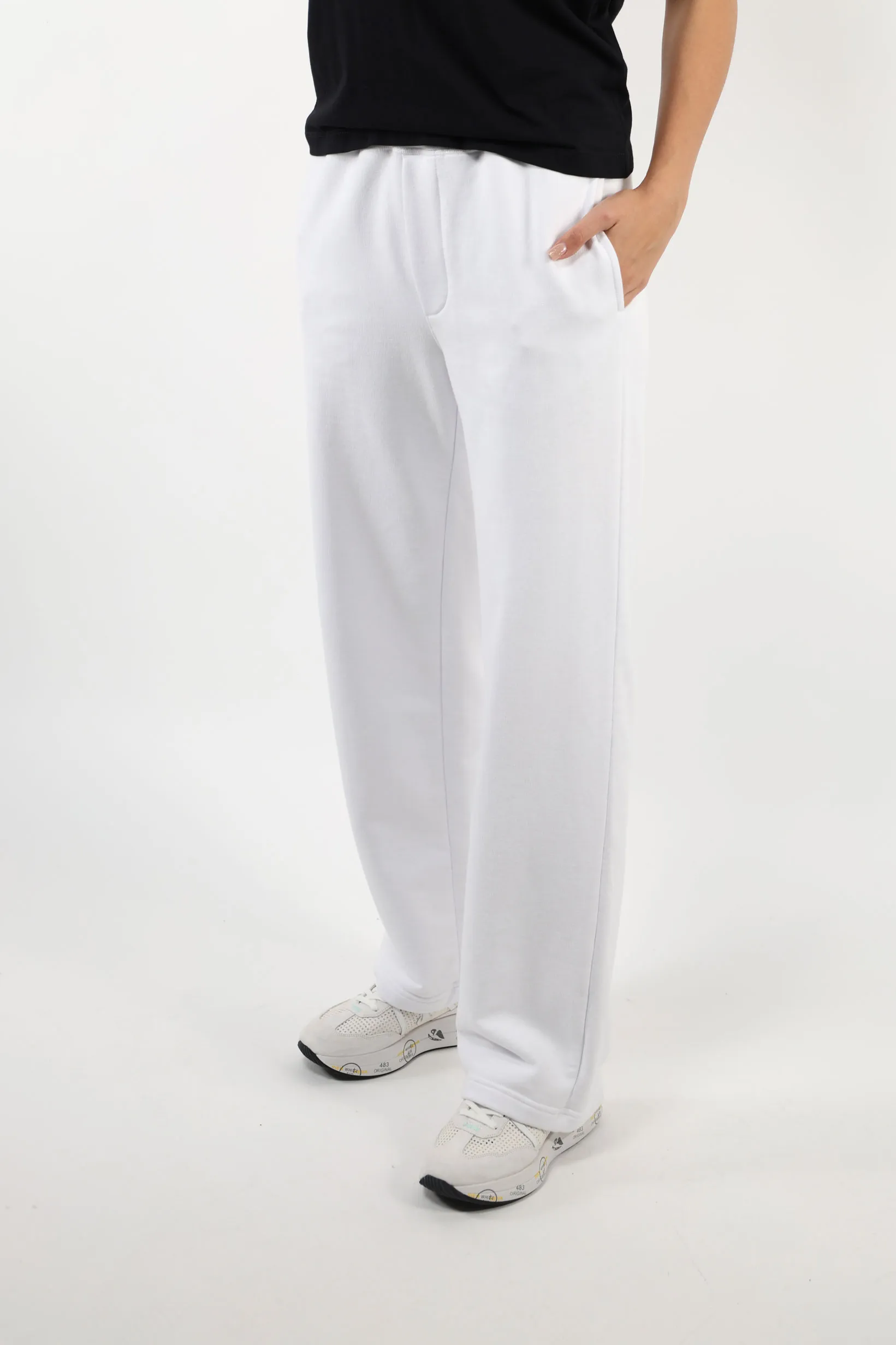 Pantalón blanco ancho con logo