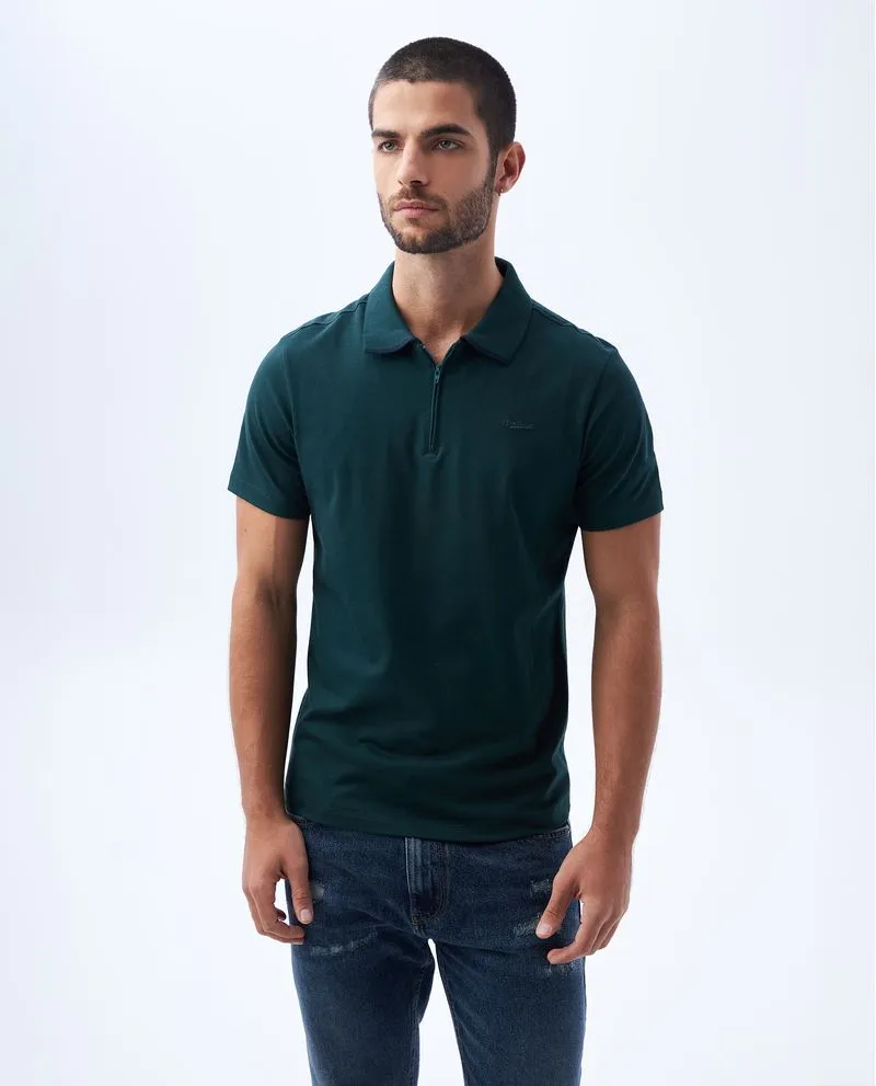 Polo con bordado tono a tono para hombre