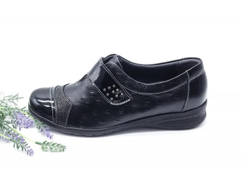 ZAPATO PLANO CON VELCRO 3810 SUAVE EN COLOR NEGRO O BURDEOS